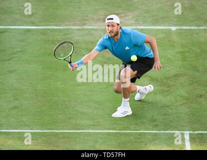 Stuttgart, Deutschland. 12 Juni, 2019. Tennis: ATP-Tour: Stuttgart, singles, Männer, Runde 16: pouille (Frankreich) - medwedew (Russland). Lucas Pouille in Aktion. Credit: Silas Stein/dpa/Alamy leben Nachrichten Stockfoto