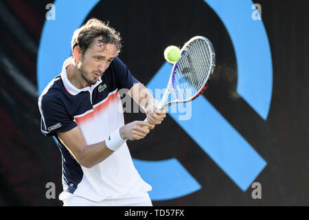 Stuttgart, Deutschland. 12 Juni, 2019. Tennis: ATP-Tour: Stuttgart, singles, Männer, Runde 16: pouille (Frankreich) - medwedew (Russland). Daniil Medwedew in Aktion. Credit: Silas Stein/dpa/Alamy leben Nachrichten Stockfoto