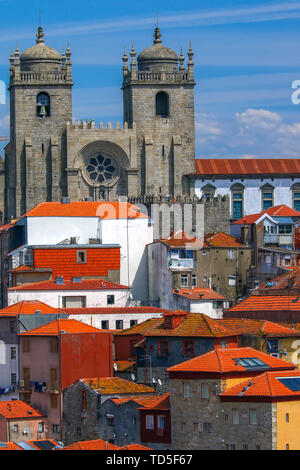 Blick auf die Altstadt von Porto (Porto), Portugal Stockfoto