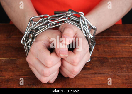 Gefangener in Handschellen close-up Stockfoto