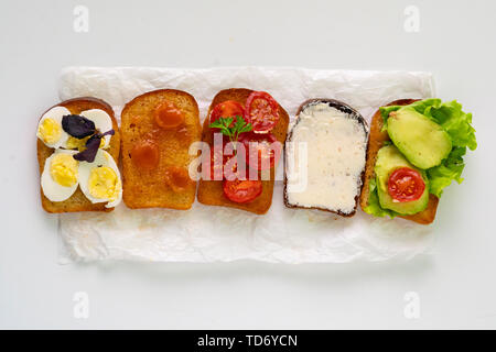 Fünf energetische nahrhafte Sommer Burger oder Sandwiches mit verschiedenen Füllungen Stockfoto