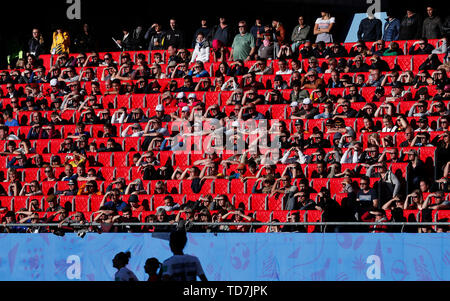 Valenciennes, Frankreich. 12 Juni, 2019. Fans der Gruppe B Match zwischen Deutschland und Spanien an der 2019 FIFA Frauenfussball Weltmeisterschaft in Valenciennes, Frankreich, 12. Juni 2019. Deutschland gewann 1:0. Credit: Zheng Huansong/Xinhua/Alamy leben Nachrichten Stockfoto