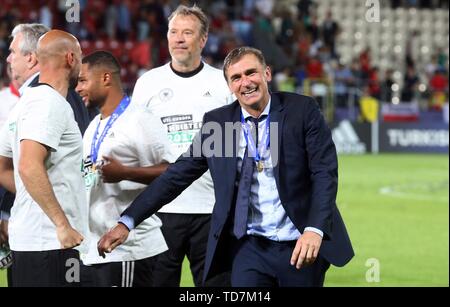 Krakau, Polen. 30. Juni, 2017 firo Fußball, Fußball, international, 30.06.2017 U21-U21-EM-Finale Deutschland - Spanien 1:0 Siegerehrung Deutschland Europameister Stefan Kuntz Trainer links goalwarcoach Klaus Thomforde | Verwendung der weltweiten Kredit: dpa/Alamy leben Nachrichten Stockfoto
