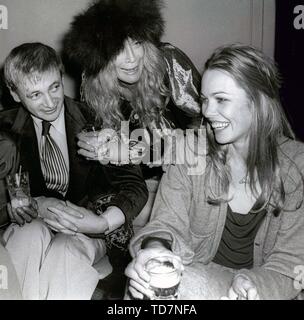 *** Foto *** Sylvia Miles hat im Alter von 94 Jahren gestorben. Jacques Bellini, Sylvia Miles und Michelle Phillips bei Studio 54 1978 Foto von Adam Schädel/PHOTOlink/MediaPunch Stockfoto