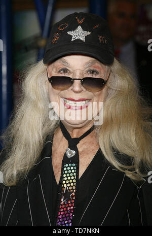 *** Foto *** Sylvia Miles hat im Alter von 94 Jahren gestorben. Syllvia Meilen an der Eröffnung der Nacht Feier für Martin McDonagh's Play der Leutnant von INISHMORE zu Broadway am Lyceum Theater in New York City zu bewegen. Mai 3rd, 2006 Quelle: Walter McBride/MediaPunch Stockfoto