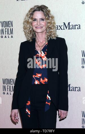 Kyra Sedgwick in der Ankunftshalle für 2019 Frauen im Film jährlichen Gala, The Beverly Hilton, Beverly Hills, CA 12. Juni 2019. Foto von: Priscilla Grant/Everett Collection Stockfoto