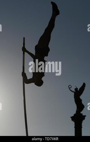 Prag, Tschechische Republik. 13. Juni, 2019. ALESSANDRO SINNO von Italien in Aktion während der Pole Vault Treffen in Prag, Tschechische Republik, 13. Juni 2019. Credit: Ondrej Deml/CTK Photo/Alamy leben Nachrichten Stockfoto