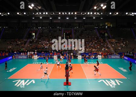 Stuttgart, Deutschland. 13. Juni, 2019. STUTTGART, DEUTSCHLAND, 13.06.2019 - VOLLEYBALL NATIONEN LIGA: Vista allgemein durante la Partida entre Belgica e Republica Dominicana a Disfrutar para la Volleyball Nationen Liga, en Stuttgart, Deutschland. (Foto: Bruno de Carvalho/Cordon Drücken) Credit: CORDON PRESSE/Alamy leben Nachrichten Stockfoto