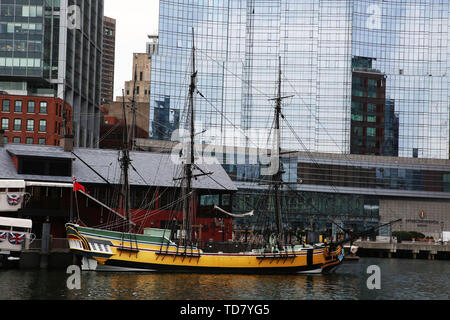 Boston, Massachusetts, USA. 14 Apr, 2019. Es ist eine schwebende History Museum mit live Re-inszenierungen, multimediale Exponate und eine Teestube. Credit: Katrina Kochneva/ZUMA Draht/Alamy leben Nachrichten Stockfoto