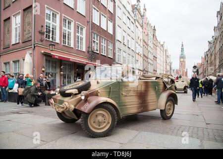 Volkswagen Kubelwagen (VW Typ 82 Kübelwagen) während der Siegesparade in Danzig, Polen. 11. Mai 2019 © wojciech Strozyk/Alamy Stock Foto Stockfoto