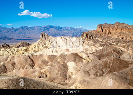 Zabriskie Point Tonsteine form Badlands Death Valley National Park Kalifornien Stockfoto