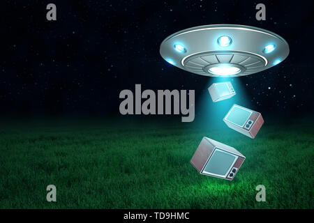 3D-Rendering von silber Metall UFO mit Retro tv setzt auf dunklen Nachthimmel und grünem Gras Hintergrund Stockfoto