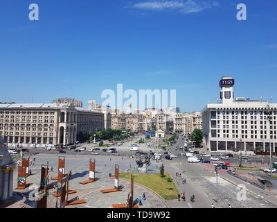 Die Khreshchatyk Straße und Platz der Unabhängigkeit in Kiew Stockfoto