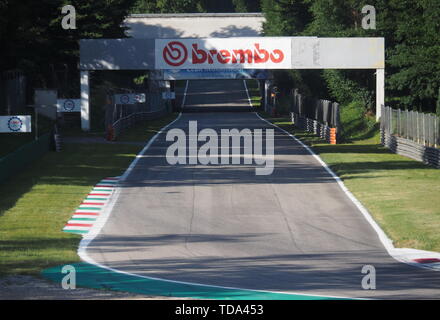 MONZA, Italien - 13. Juni 2019: Das Autodromo Nazionale di Monza, Ascari Varianten. Anschluss in der Nähe der Stadt Monza entfernt, nördlich von Mailand in Italien. Stockfoto