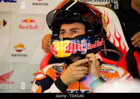 Circuit de Barcelona-Catalunya, Montmelo, Barcelona, Spanien. 14 Juni, 2019. MotoGP von Katalonien, Praxis Sitzungen; Jorge Lorenzo der Repsol Honda Team bereitet in der Garage für die freie Praxis 2 Credit: Aktion plus Sport/Alamy leben Nachrichten Stockfoto