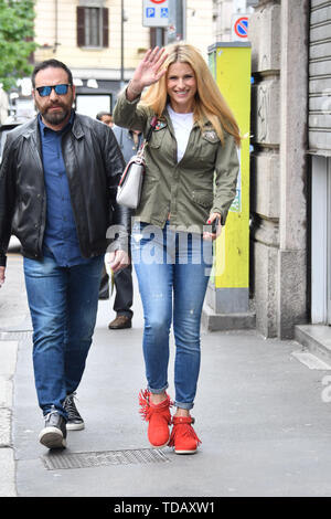 Michelle Hunziker in Mailand, Italien: Mailand, Italien Wann: 13. Mai 2019 Credit: IPA/WENN.com ** Nur für die Veröffentlichung in Großbritannien, den USA, Deutschland, Österreich, Schweiz ** verfügbar Stockfoto