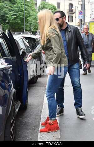 Michelle Hunziker in Mailand, Italien: Mailand, Italien Wann: 13. Mai 2019 Credit: IPA/WENN.com ** Nur für die Veröffentlichung in Großbritannien, den USA, Deutschland, Österreich, Schweiz ** verfügbar Stockfoto