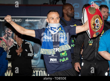 Josh Warrington während des Millennium Square, Leeds wiegen. Stockfoto