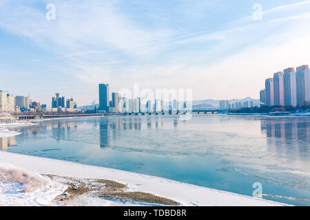 Schnee Landschaft an den Ufern der Songhua Fluss in Jilin Stockfoto