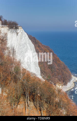 Den berühmten weißen Felsen Konigsstuhl im Nationalpark Jasmund auf Rügen, Deutschland Stockfoto