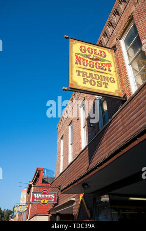 Zeichen der Gift shop Gold Nugget Trading Post in Dedwood, Grafschaft Lawrence, South Dakota, USA Stockfoto