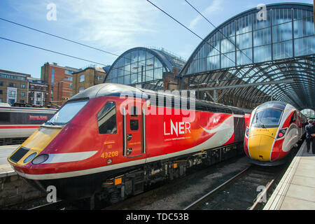 LNER Vorschau der neuen Azuma Züge, die zwischen King's Cross in London und Leeds ab 15 Mai laufen. Azuma bedeutet "Osten" auf Japanisch. Die neuen Züge japanischen Hochgeschwindigkeitszug Technologie von Hitachi's UK Manufacturing Team in der Grafschaft Durham gebaut. Mit: Atmosphäre, Wo: London, Großbritannien Wann: 14. Mai 2019 Credit: Wheatley/WANN Stockfoto