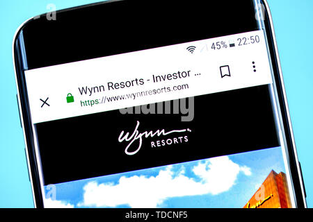 Berdyansk, Ukraine - 10 Juni 2019: Wynn Resorts Homepage. Wynn Resorts Logo sichtbar auf dem Bildschirm des Telefons, Illustrative Editorial. Stockfoto