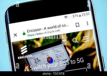 Berdyansk, Ukraine - 10 Juni 2019: Ericsson Website Homepage. Ericsson Logo sichtbar auf dem Bildschirm des Telefons, Illustrative Editorial. Stockfoto