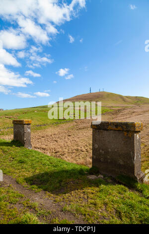 Panoramablick auf Klopfen Hügel aus der alten Bahnstrecke auf der North West Side, Fife, Schottland. Stockfoto