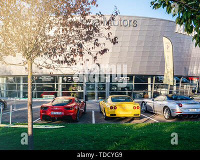 Straßburg, Frankreich - 15.Oktober 2017: Modena Motoren luxus Sport Auto Dealership Gebäude Büro Ansicht von der Straße aus mit dir Ferrari Maserati Autos geparkt Stockfoto