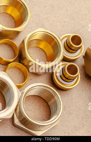 Werkzeuge und Materialien für sanitäre arbeiten Stockfoto