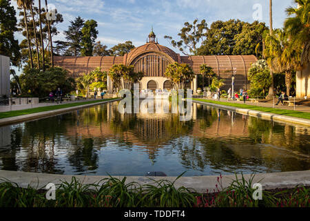 Balboa Park Botanischer Garten und Teich Reflexionen in San Diego, Kalifornien, USA, am 21. Februar 2012 Stockfoto