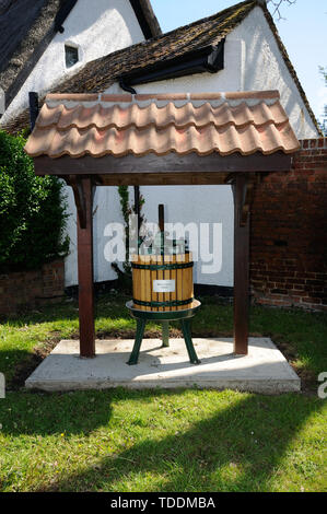 Kelter, Great Barford, Bedfordshire. Dieses traditionelle Weinpresse war Great Barford durch? Angesichts Wöllstein 1982. Es wurde ursprünglich in der gelegen Stockfoto