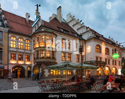 München, München: Bier Halle Hofbräuhaus am Platzl in Oberbayern, München, Oberbayern, Bayern, Bayern, Deutschland Stockfoto