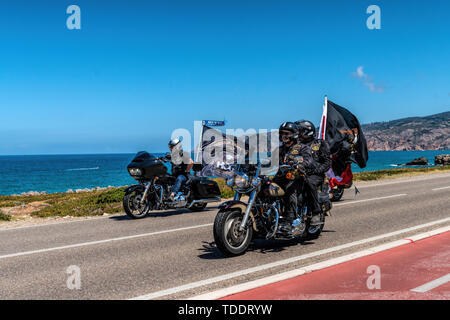 32 km Parade während der 28. jährlichen europäischen Harley Owners Group (H.O.G.) Rallye am 15. Juni 2019 in Cascais, Portugal. Die Parade ermöglicht Tausenden von Stockfoto