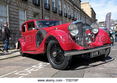 Klassische Bentley von 1920 s, die auf der West End Classic Fahrzeug Ereignis in Edinburgh, Schottland Stockfoto