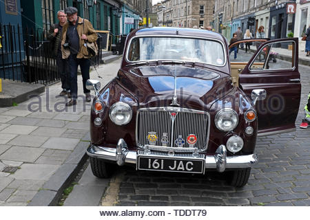 Klassische Rover 110 von 1963, die auf der West End Classic Fahrzeug Ereignis in Edinburgh, Schottland Stockfoto