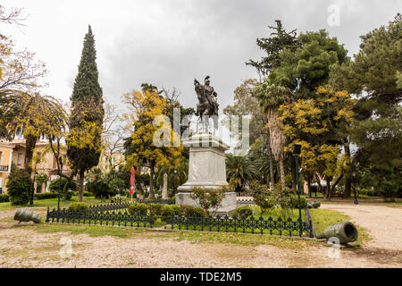 Nafplio, Griechenland. Statue von Theodoros Kolokotronis, Griechische und herausragende Führer der griechischen Unabhängigkeitskrieg gegen das Osmanische Reich Stockfoto