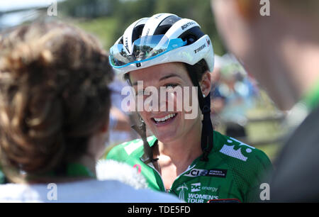 Die Gesamtleistung der Sieger Trek-Segafredo Lizzie Deignan nach Stufe 6 der Tour die OVO Energie Frauen. Stockfoto