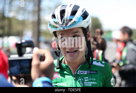 Die Gesamtleistung der Sieger Trek-Segafredo Lizzie Deignan nach Stufe 6 der Tour die OVO Energie Frauen. Stockfoto