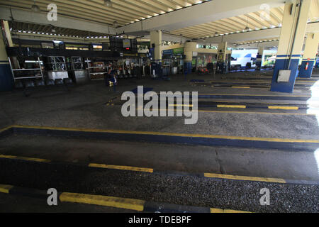 Salvador, Brasilien. 14 Juni, 2019. Salvador Busbahnhof wurde ohne Zwischenstaatliche Busse während eines Generalstreiks in Salvador, Bahia. Credit: Mauro Akiin Nassor/FotoArena/Alamy leben Nachrichten Stockfoto