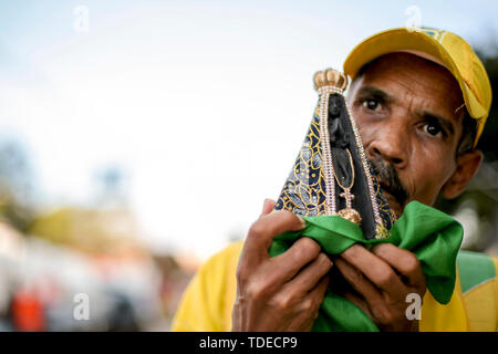 Morumbi Stadion, Sao Paulo, Brasilien. 14 Juni, 2019. Copa America international Fußball, Brasilien gegen Bolivien; Fan von Brasilien Credit: Aktion plus Sport/Alamy leben Nachrichten Stockfoto