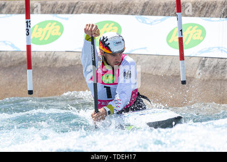 London, Großbritannien. 15 Juni, 2019. London, Großbritannien. Am Samstag, den 15. Juni 2019. Sideris Tasiadis (GER) konkurrieren in der Männer C1 Finale in Tag zwei des 2019 ICF Canoe Slalom World Cup in Valley White Water Centre, Kredit: Jason Richardson/Alamy leben Nachrichten Stockfoto