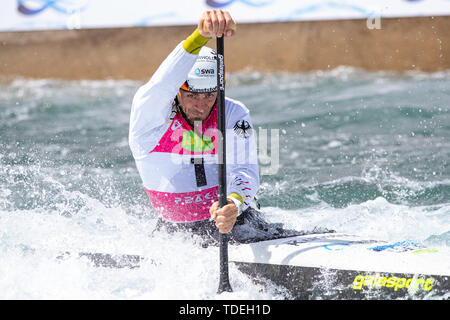 London, Großbritannien. 15 Juni, 2019. London, Großbritannien. Am Samstag, den 15. Juni 2019. Sideris Tasiadis (GER) konkurrieren in der Männer C1 Finale in Tag zwei des 2019 ICF Canoe Slalom World Cup in Valley White Water Centre, Kredit: Jason Richardson/Alamy leben Nachrichten Stockfoto