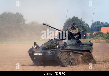 Deutsche Fallschirmjäger light tank Wiesel Stockfoto