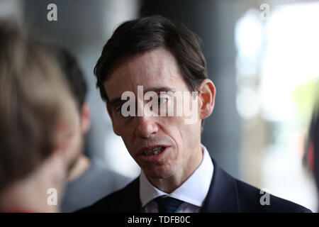 Konservative Partei Führung Kämpfer Rory Stewart ankommen für die konservative National Convention Meeting im Park Plaza Riverbank Hotel in Central London. Stockfoto