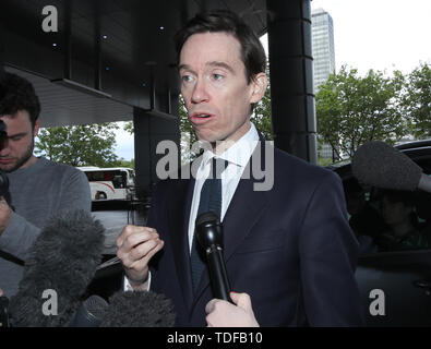 Konservative Partei Führung Kämpfer Rory Stewart ankommen für die konservative National Convention Meeting im Park Plaza Riverbank Hotel in Central London. Stockfoto