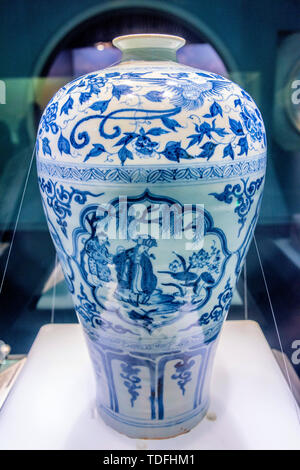 Hubei Provincial Museum Yuan Dynastie blau-weißen vier liebe Bild plum Flasche Stockfoto