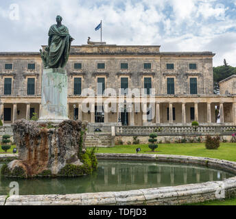 Statue von Sir Frederick Adam außerhalb Museum in Korfu Stockfoto