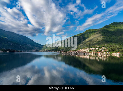 Stadt prcanj an der Bucht von Kotor in Montenegro Stockfoto